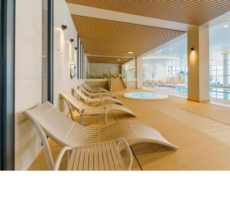 Kolobrzeg Apartamenty Polanki Aqua Z Bezplatnym Basenem, Bawialnia, Parkingiem I Fitness エクステリア 写真