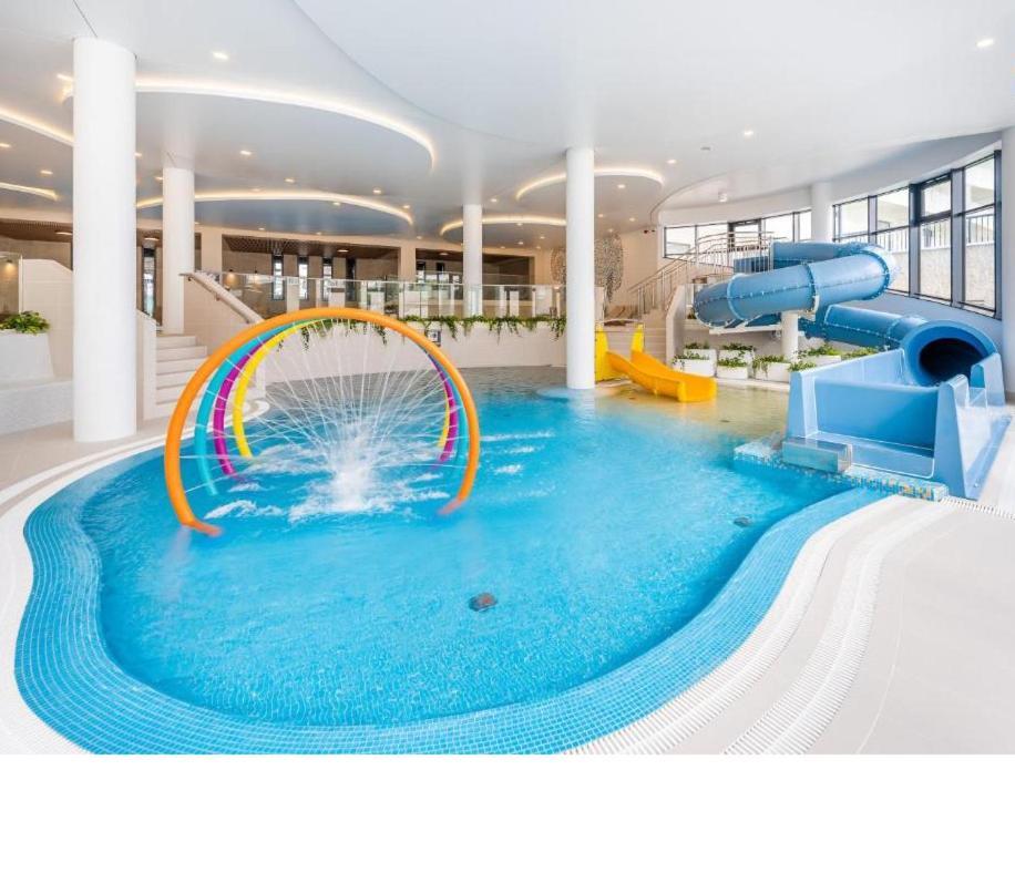 Kolobrzeg Apartamenty Polanki Aqua Z Bezplatnym Basenem, Bawialnia, Parkingiem I Fitness エクステリア 写真